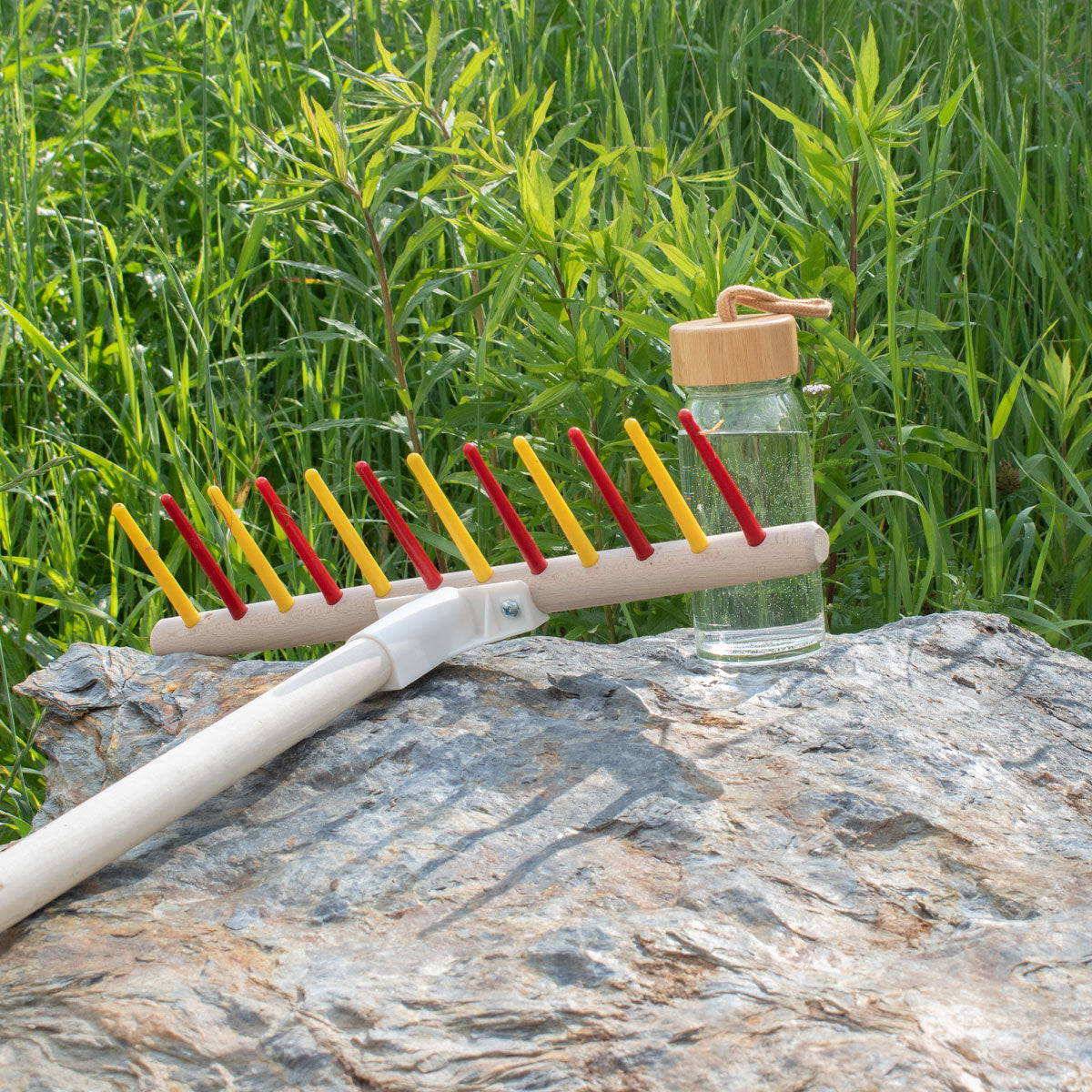 Kinderrechen |12 bunten Kunststoffzinken | 41 cm Buche-Rechenhaupt | 130 cm Lindenholzstiel | Made in Austria