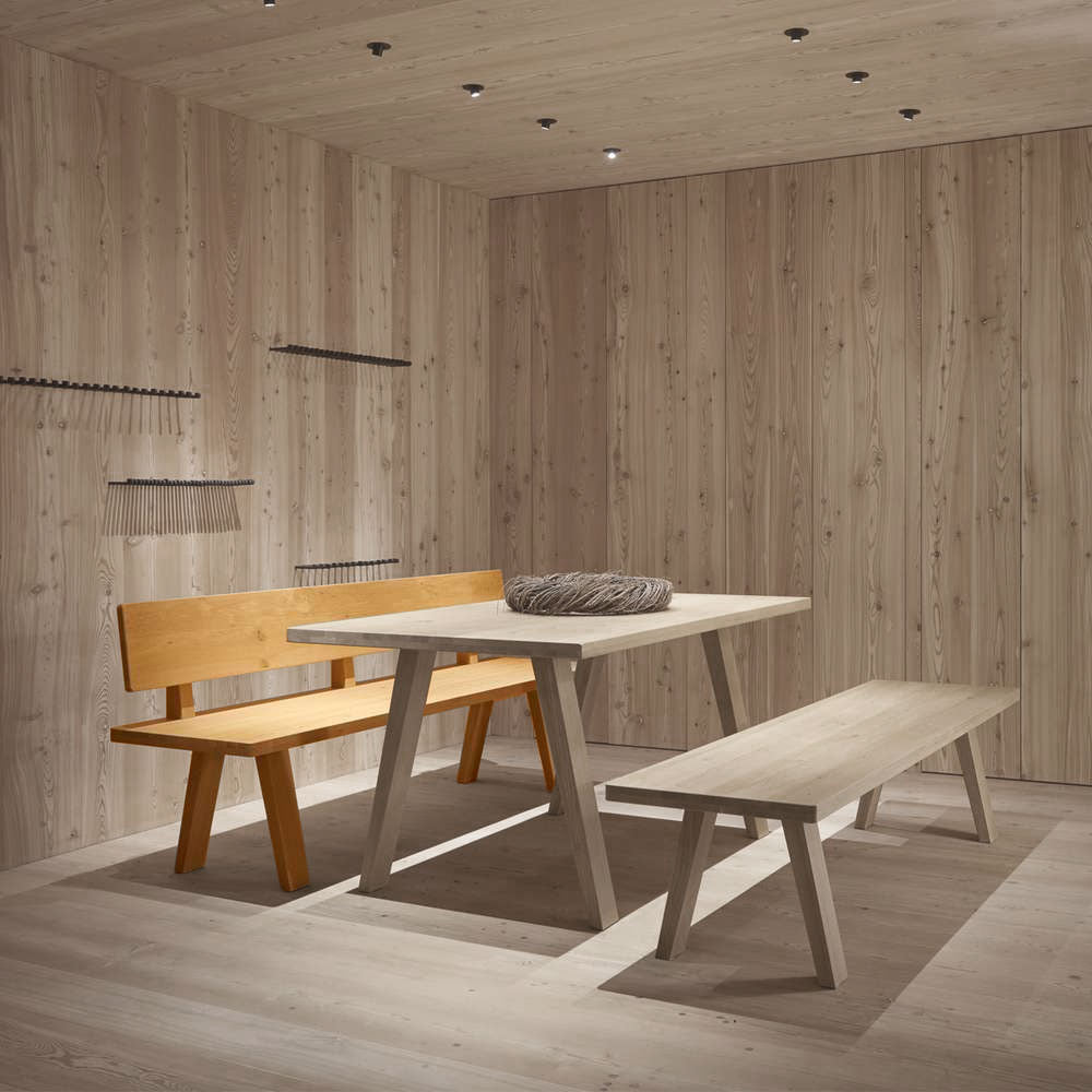 Schlichte Massivholzbank mit Lehne 'Simple' | L 100 oder 200 x T 53 x H 84 cm | in verschiedenen Holzarten | stabile Handarbeit aus Südtirol