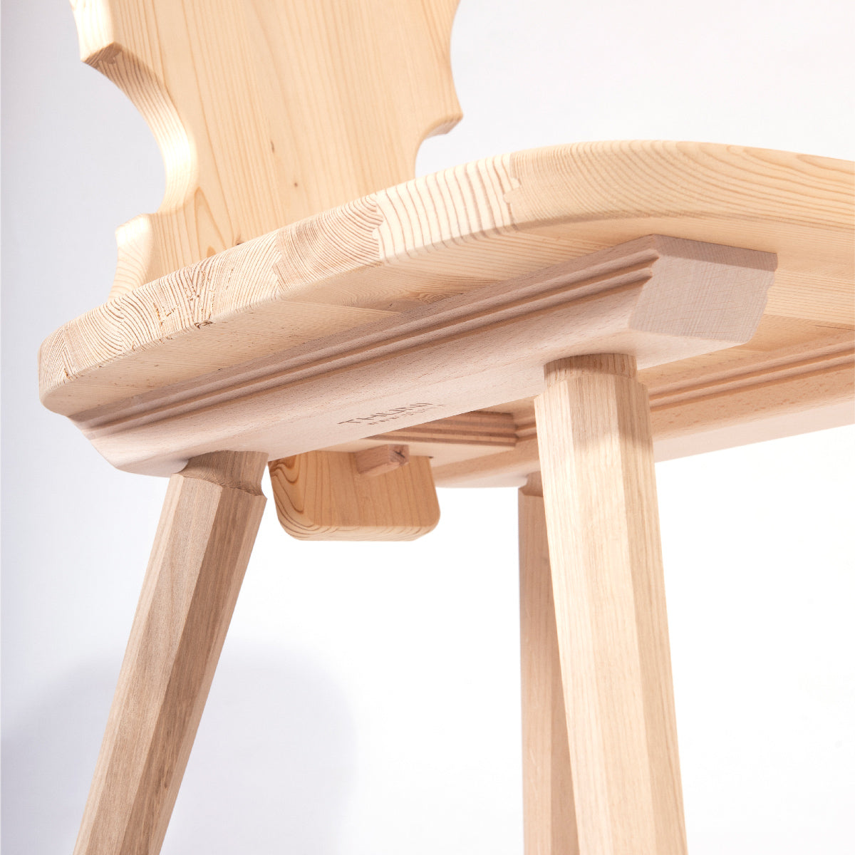 Stuhl aus Massivholz-für Esszimmer, Küche und Wohnzimmer