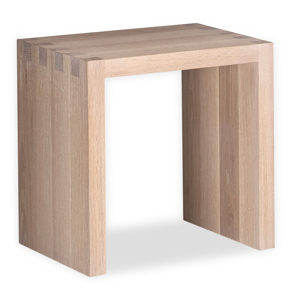 Massivholzhocker KUUB | Eiche oder Nussbaum geölt | B 45 x T 35 x H 45,5 cm | Made in Germany