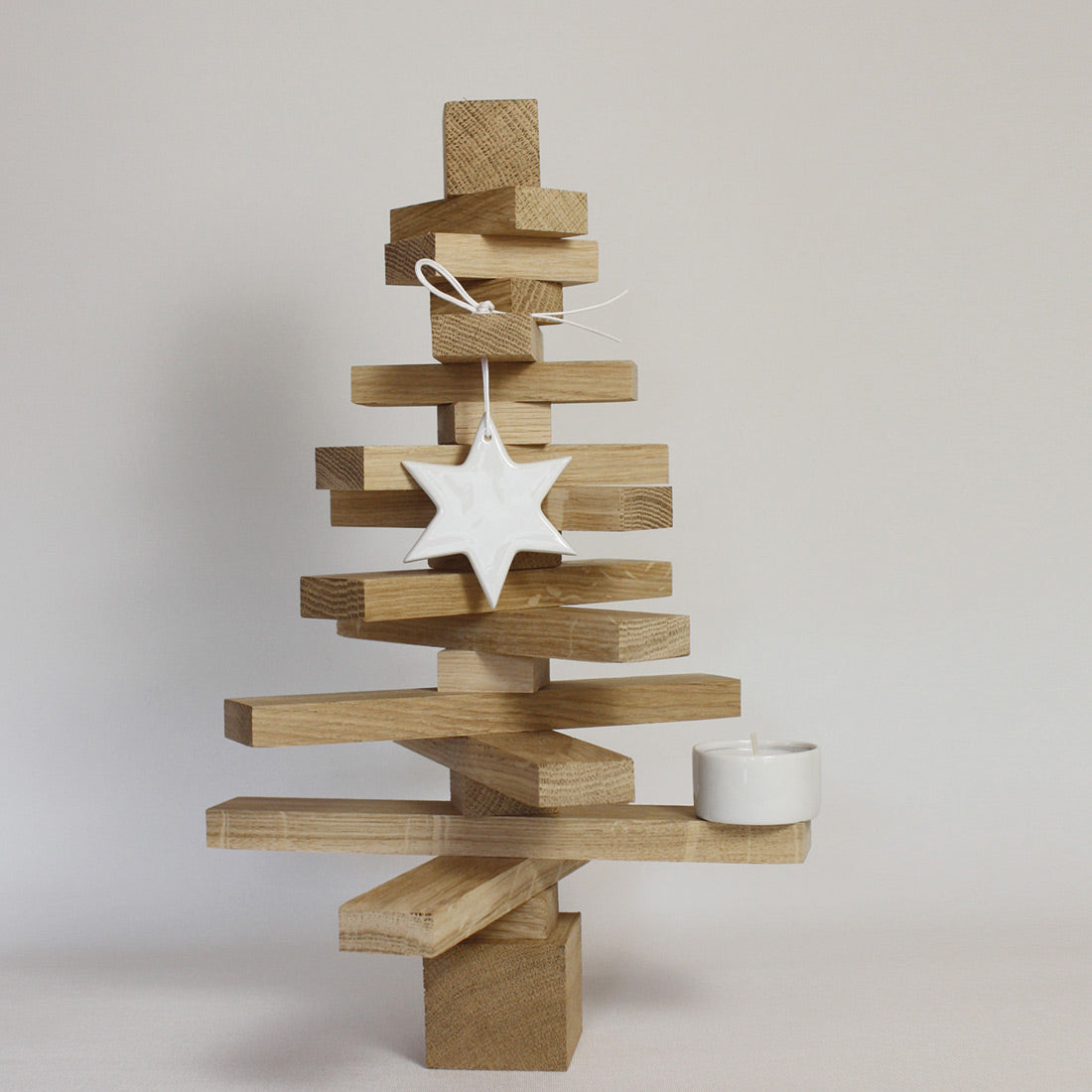 Christbaum aus Eichenholz 'bauMsatz' | inklusive Dekorationsset | verschiedene Größen | Made in Germany