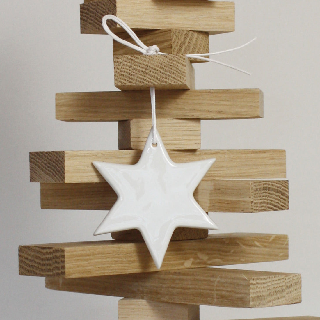 Christbaum aus Eichenholz 'bauMsatz' | inklusive Dekorationsset | verschiedene Größen | Made in Germany