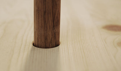 Massivholz Garderobe/Sitzbank 'MyStyle' | 3 Kleiderstangen aus Nussholz | verschiedenen Stärken und Holzarten | echte Handarbeit aus Österreich