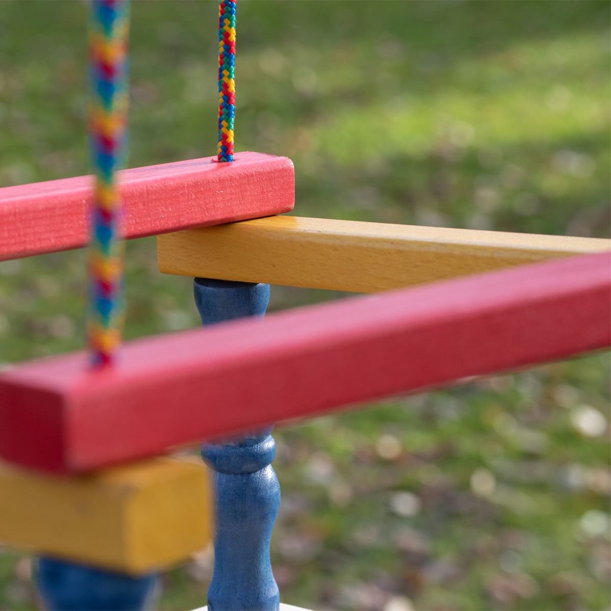 Babyschaukel ‘Swing’ aus Massivholz mit Schutzrahmen - Indoor und Outdoor