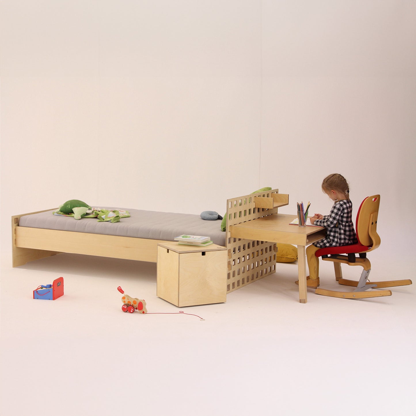 Design mit System - Bett 'Aline'  | B 90 x L 200 cm | Birke Schichtholz | Made in Austria