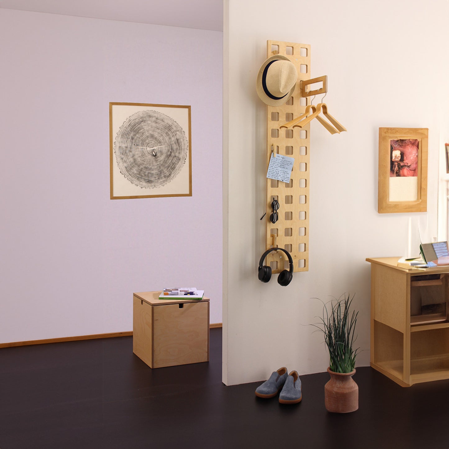 Design mit System - Garderobe 'Nora' | B 27 x H 126 cm | Birke Schichtholz | Made in Austria