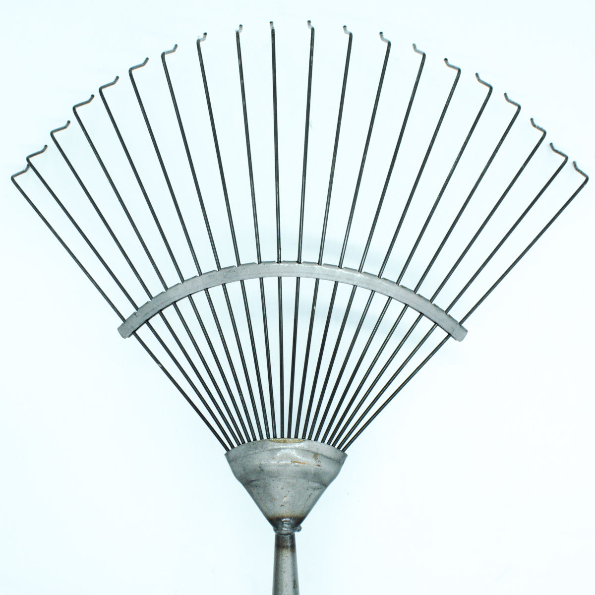 Rasen- und Laubrechen 'Krafts' | handgeschmiedetes Stahl | 20 Zinken | Eschenholzstiel ergonomisch 150 cm | plastikfrei | Handarbeit aus Deutschland