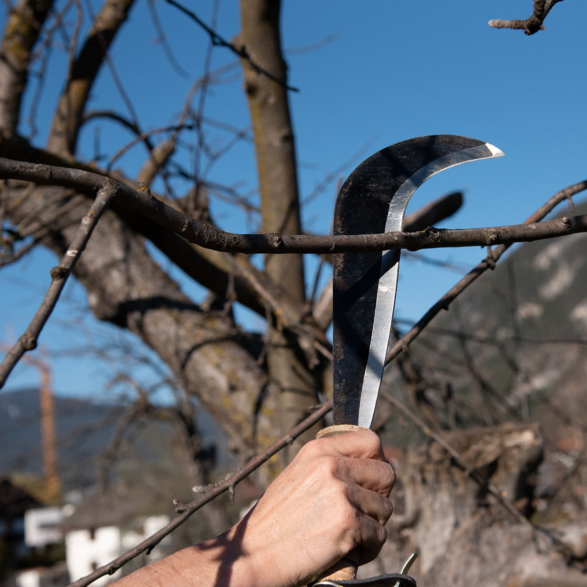 Schweizer Gertel inkl. Hülle & 2er Set Keramikwetzstein | Handgeschmiedet in Deutschland