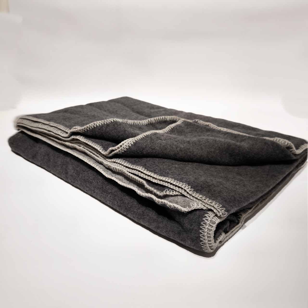 Wolldecke 'Feierabend' | 100 % Merinowolle | 150 x 200 cm | 380g/m² | verschiedene Farben | Made in Austria