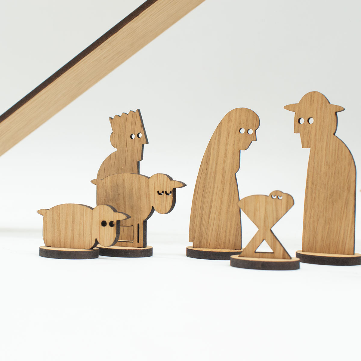 Moderne Holzkrippe ‘Einfach Weihnachten’ | 10-teilig | Eiche furniert | zum Zusammenstecken | Made in Germany