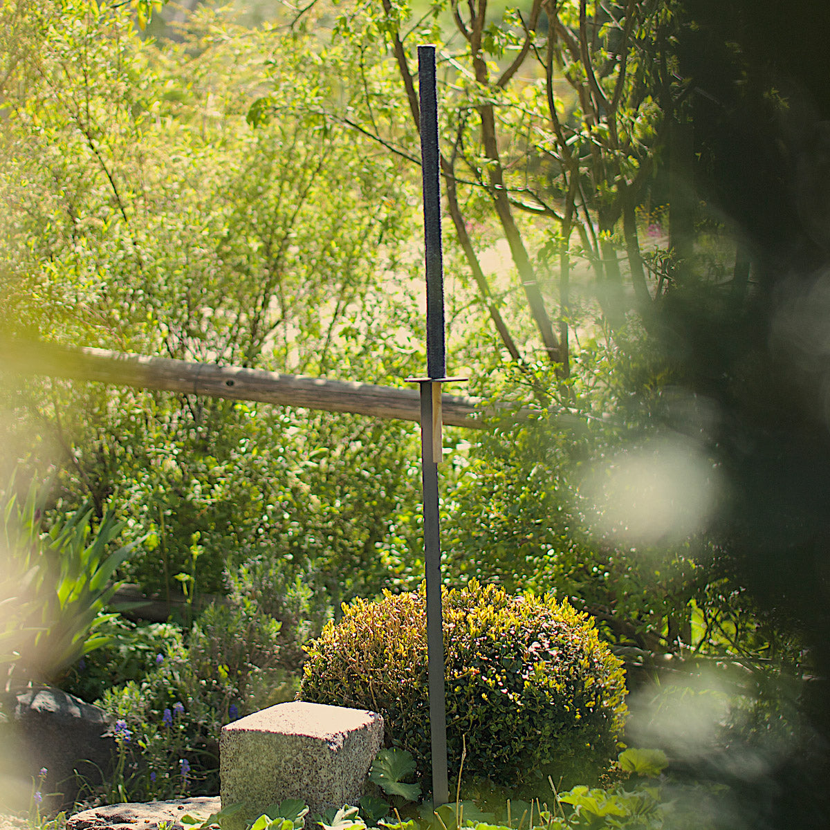 Schlichter Gartenfackel Ständer 'Summer'| aus Vollstahl | inklusive Fackel | robust und langlebig | B 10 x T 10 x H 100 cm | Hergestellt in Deutschland