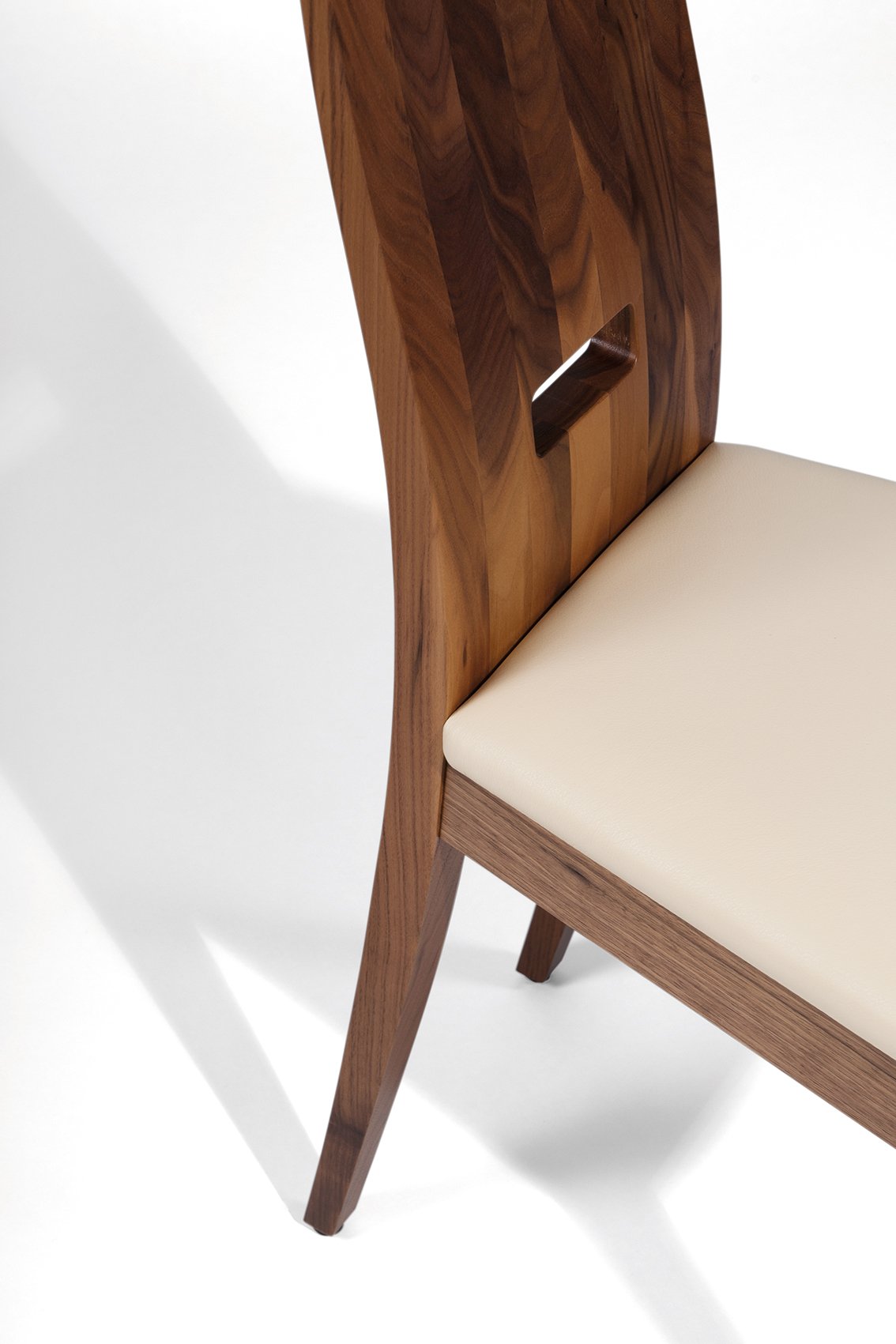 Eleganter Designer Stuhl mit Weisspolster - Holzartent Auswahl - 'Sitwell Fine Cushion'