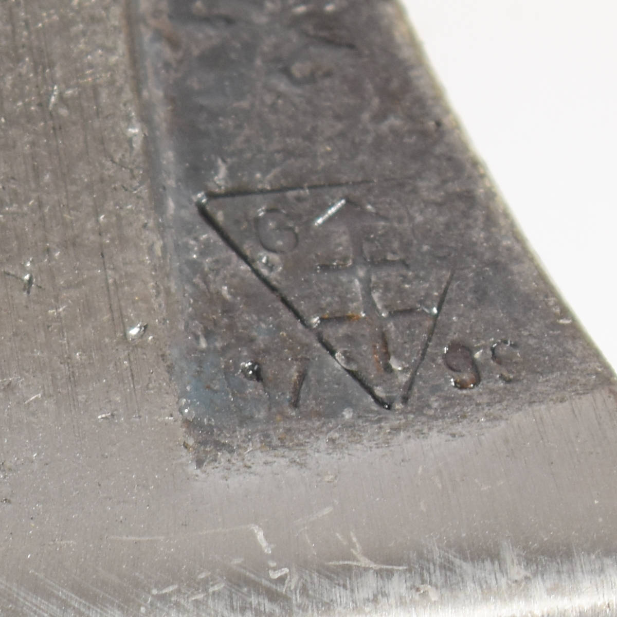 4BKH0592