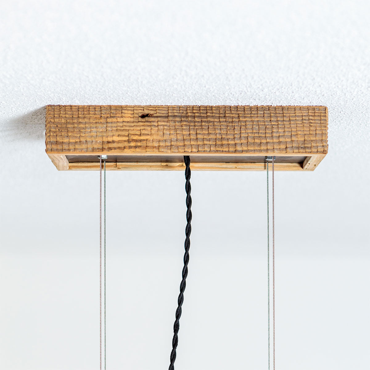 Hängeleuchte in drei Längen und drei Holzarten - Handarbeit aus Österreich Small - Länge 100 cm Altholz