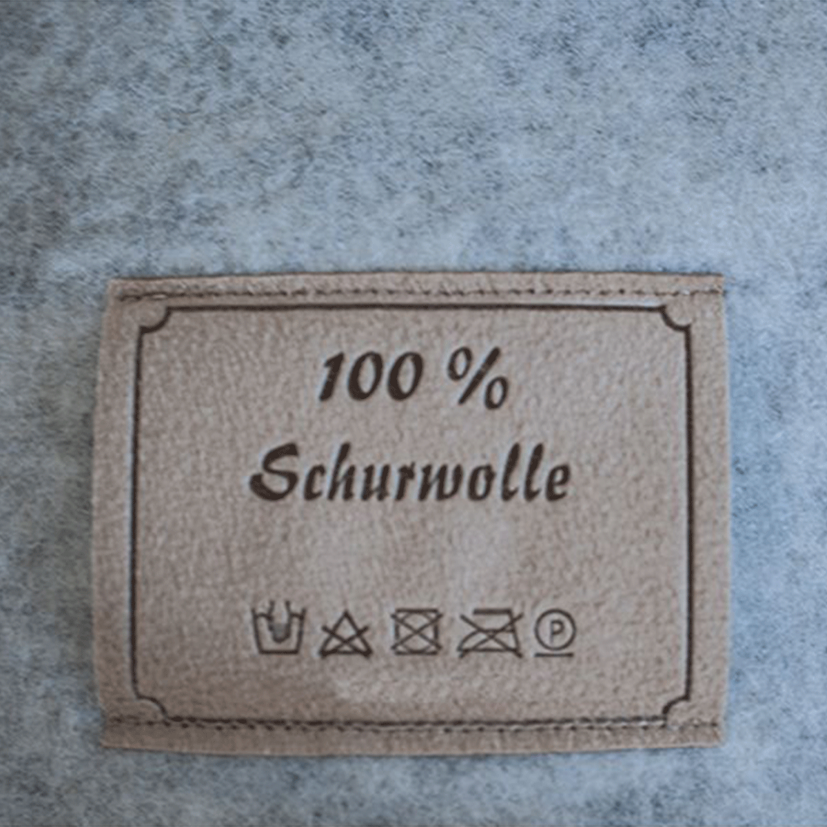 Schafschurwoll-Decke ''Maxi Flauscherl'' 150 x 220 cm, Tiroler Qualitätsdecke grau-weiss'