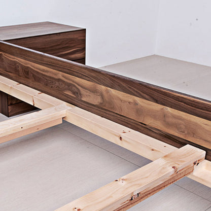 Klassisches Massivholzbett 'Style' -  90x200 Astfichte mit Wasserlack behandelt