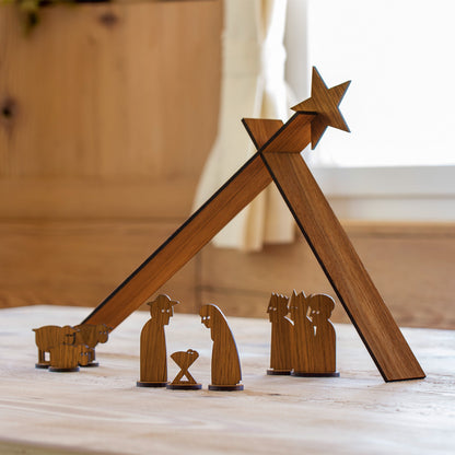Moderne Holzkrippe ‘Einfach Weihnachten’ | 10-teilig | Eiche hell geölt | zum Zusammenstecken | Made in Germany