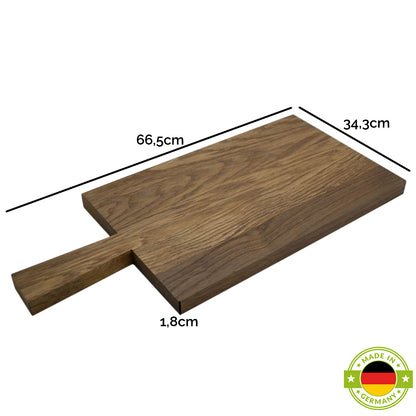 Jausen- und Schneidbrett 'Griffi' | Eiche dunkel geräuchert und natur geölt | L66,5 x B34,3 x H1,8 cm | mit Saftrille