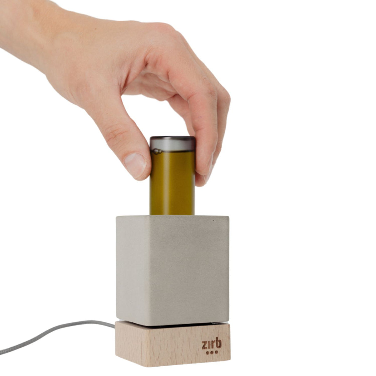 Duftsystem 'Mini' | Essenz-Öl 'Belbt' 30 ml | L 6 x B 6 x H 9,5 cm