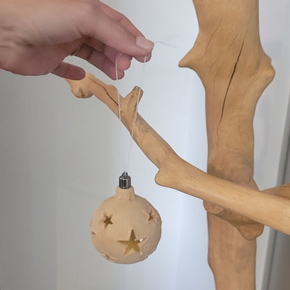 Weihnachtskugel | Sterne | hohl mit Aufhänger | Zirbenholz | Durchmesser 8 cm