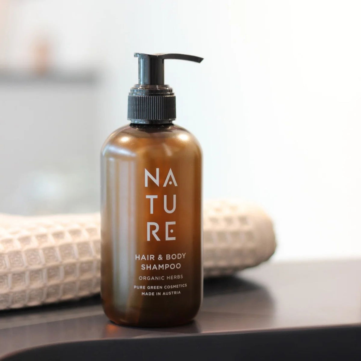 Hair & Body Shampoo 'Organic Herbs' | 250 ml | Kunststoffgebinde mit Pumpfunktion