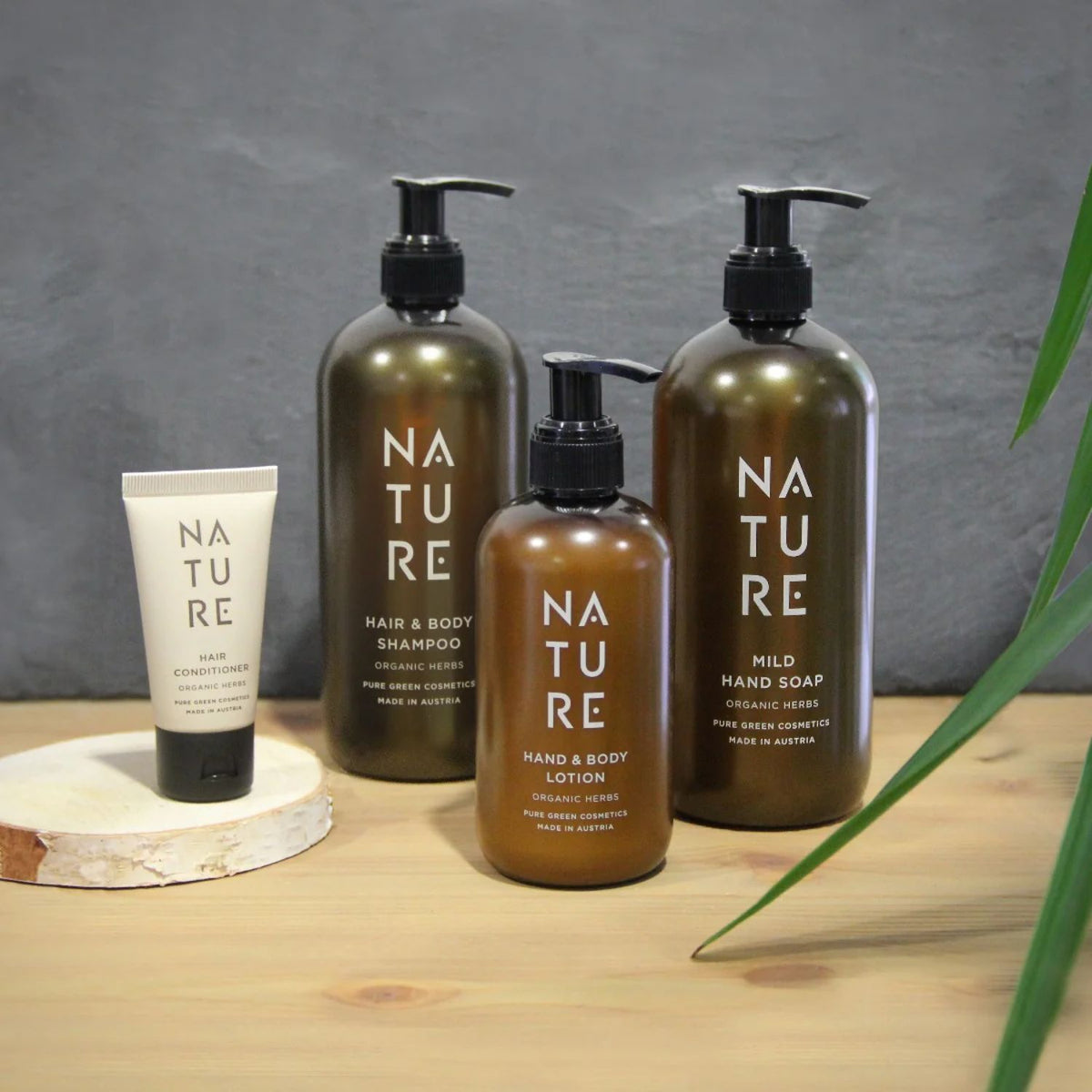 Hair & Body Shampoo 'Organic Herbs' | 250 ml | Kunststoffgebinde mit Pumpfunktion