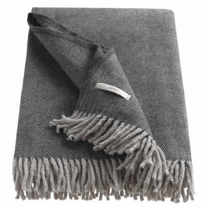 Kuscheldecke 'Jade' | 140x200 cm | BW recycelt und PE | Minimuster | Anthrazit |  waschbar