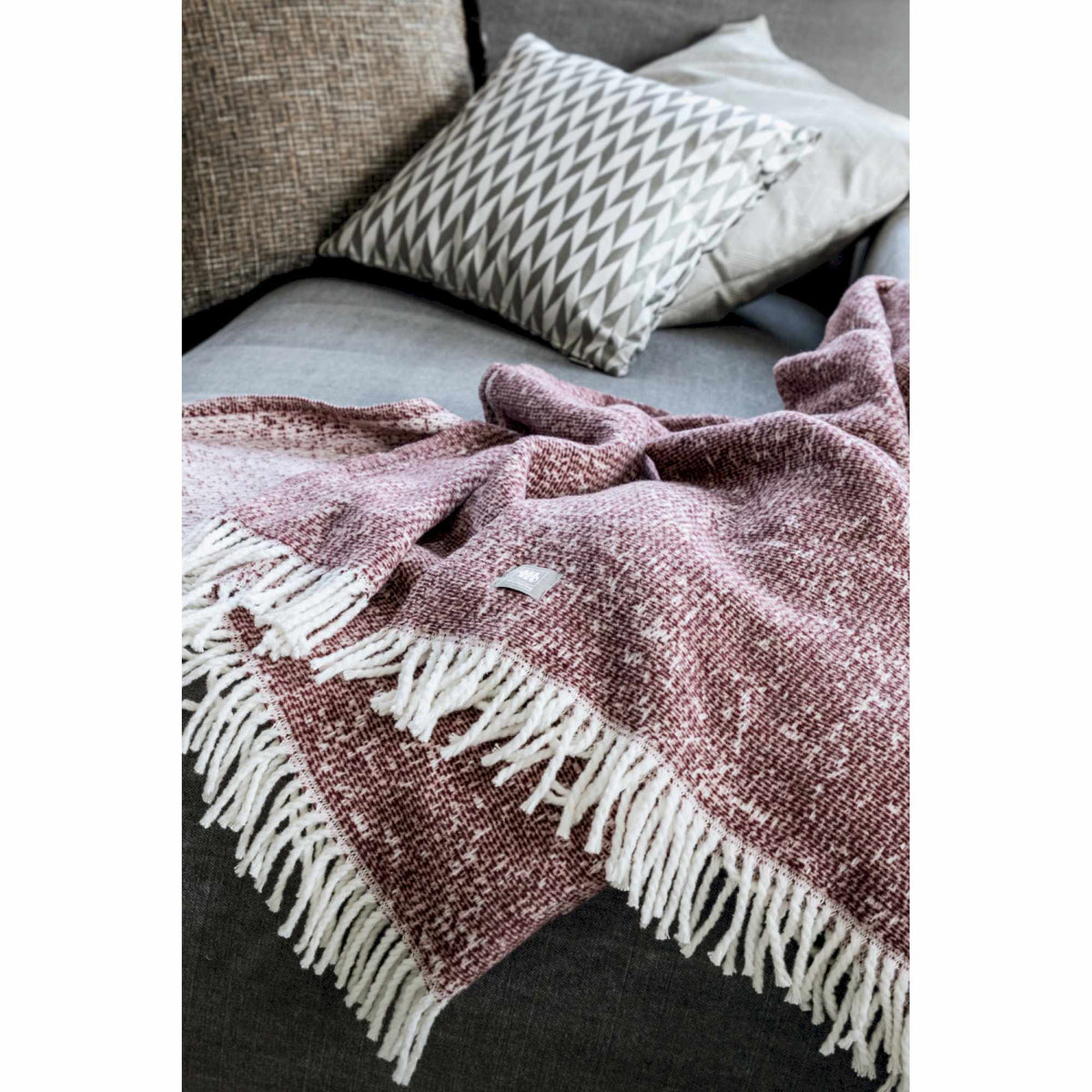 Kuscheldecke 'Ease' | 140x200 cm | BW und PA | Strukturmuster | Grau |  waschbar