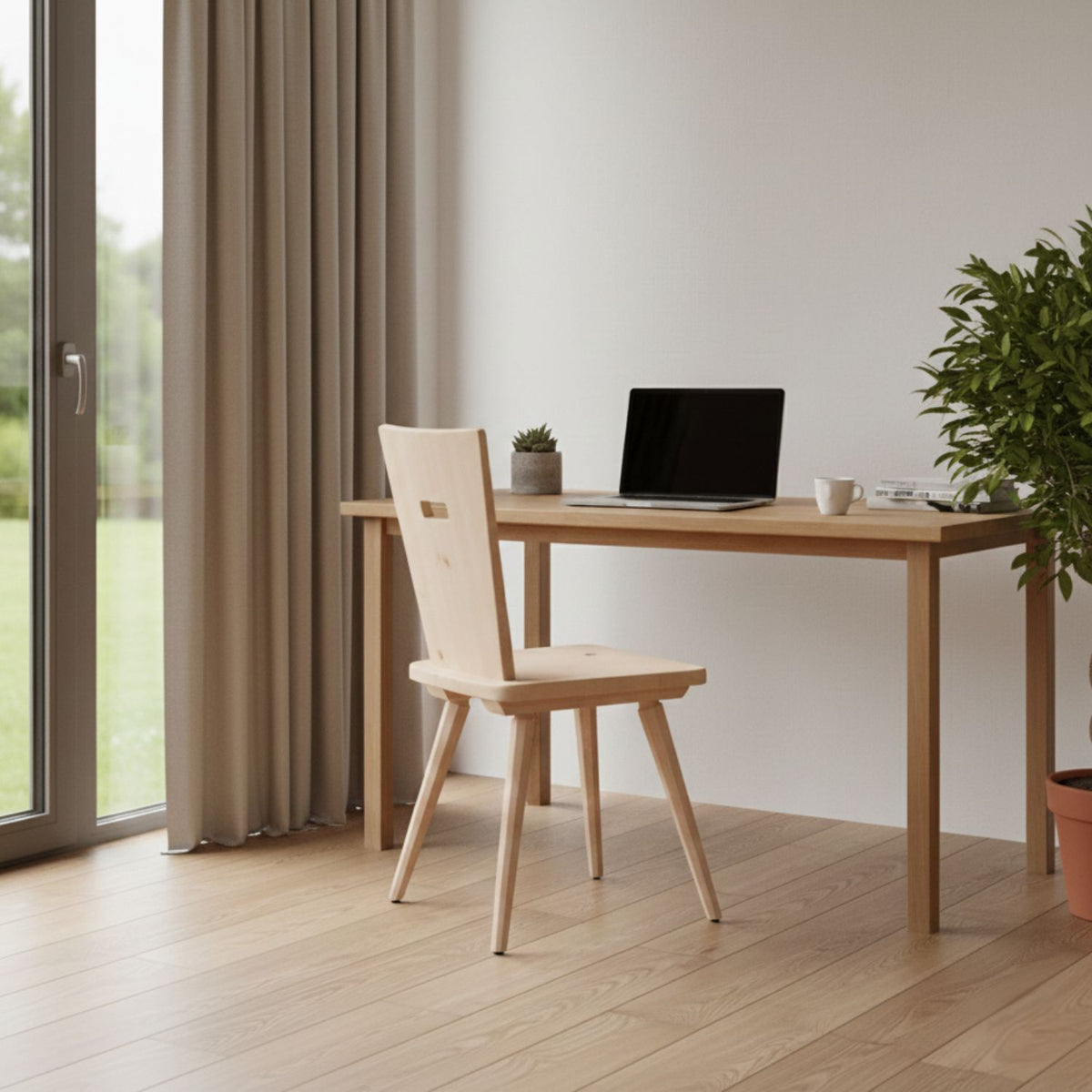 Eleganter Stuhl  'Pristine' | Zirbe roh | Griff rechteckig | Füße in Buche