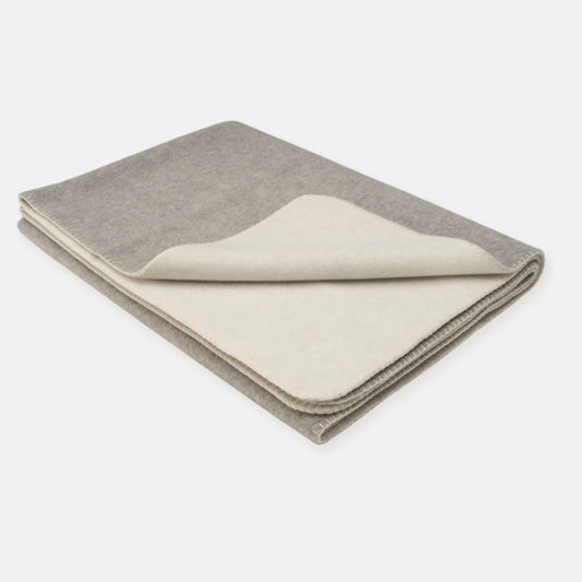 Schafschurwoll-Decke ''Maxi Flauscherl'' 150 x 220 cm, Tiroler Qualitätsdecke grau-weiss'