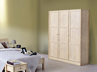 Klassischer Massivholzschrank 'Dream Base'  2tuerig/b105 Kernbuche mit Wasserlack behandelt