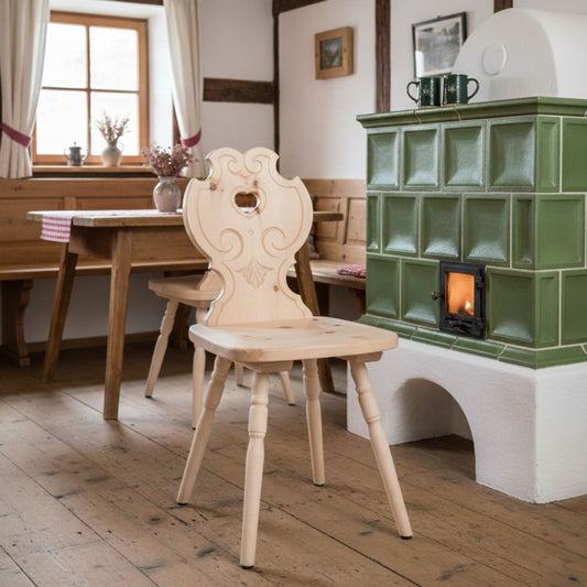 Bauernstuhl aus Zirbenholz I 'Sitwell Native' | B 41 x T 38 x H 86 cm  | rustikal | Herzgriff | Schnitzarbeiten | Handwerk aus Südtirol