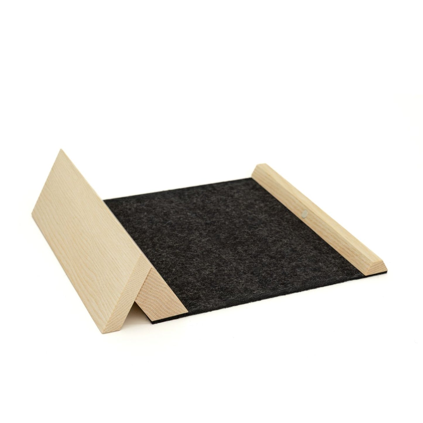 Laptophalter 'Gipfel' | Esche, Wollfilz | B 21 x T 5,7 x H 6,2 cm | ausklappbar | Made in Germany