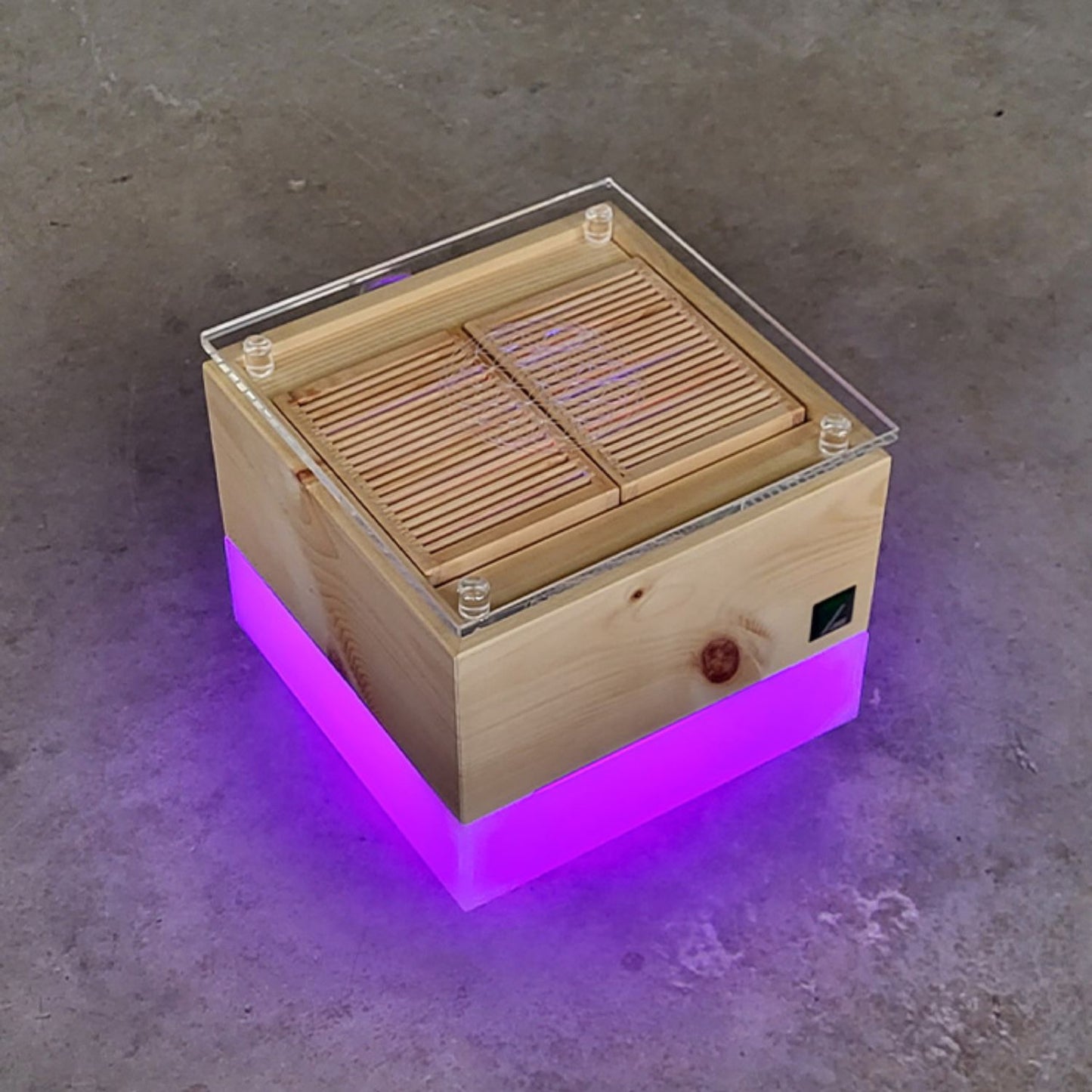 Zirbenlüfter ‘Kubus Junior’ | für 15 m² | flüsterleiser Ventilator | Lichtfarben wählbar |  für Privat und Büro | Made in Austria