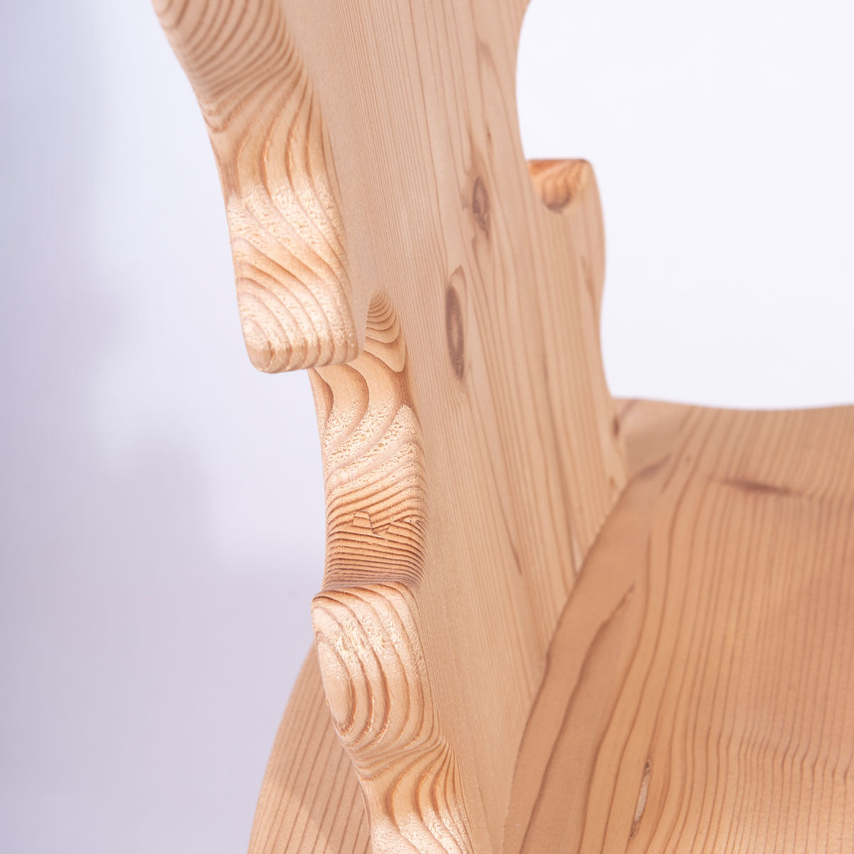 Bauernstuhl  'Urtyp' aus Zirbenholz - Handwerk aus Südtirol
