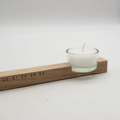 Minimalistischer Adventskalender | Eichenholz | mit Teelicht und Edelstahl Datumsanzeige