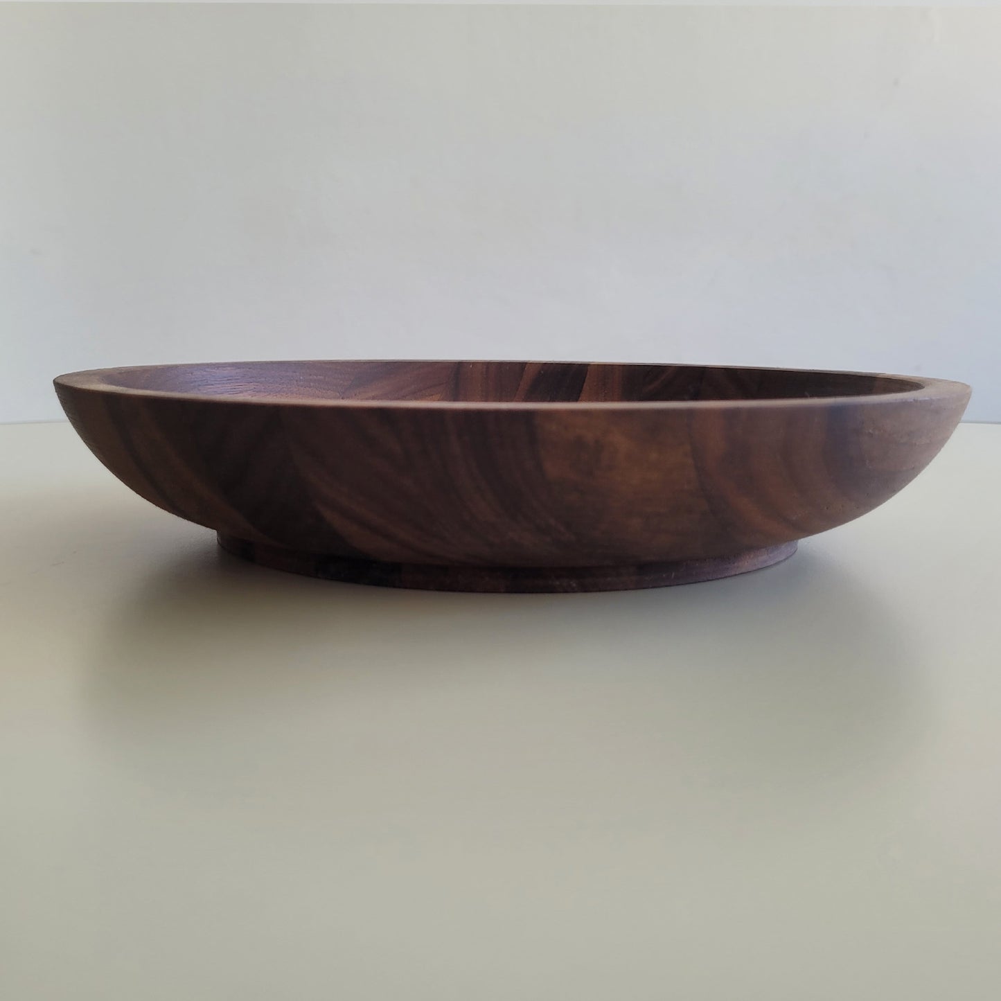 Schale, Schüssel | in Nussholz  | rund  24,5 x 4,5 cm | Made in Europe