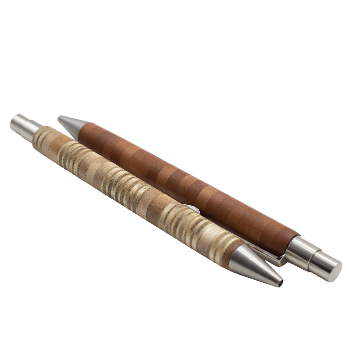 Unverwechselbarer Kugelschreiber 'Patchwork' aus verschiedensten Holzstücken im Streifenlook