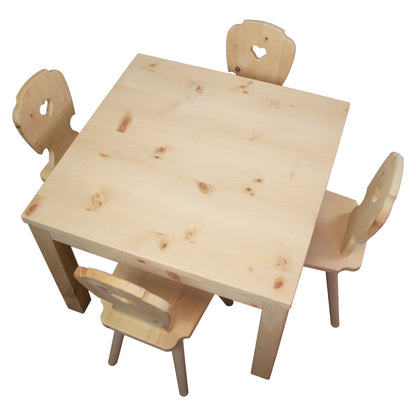 Kindersitzgruppe in Zirbenholz ‘Sweetheart’ | 1 Tisch und 4 Stühle | Made in Südtirol