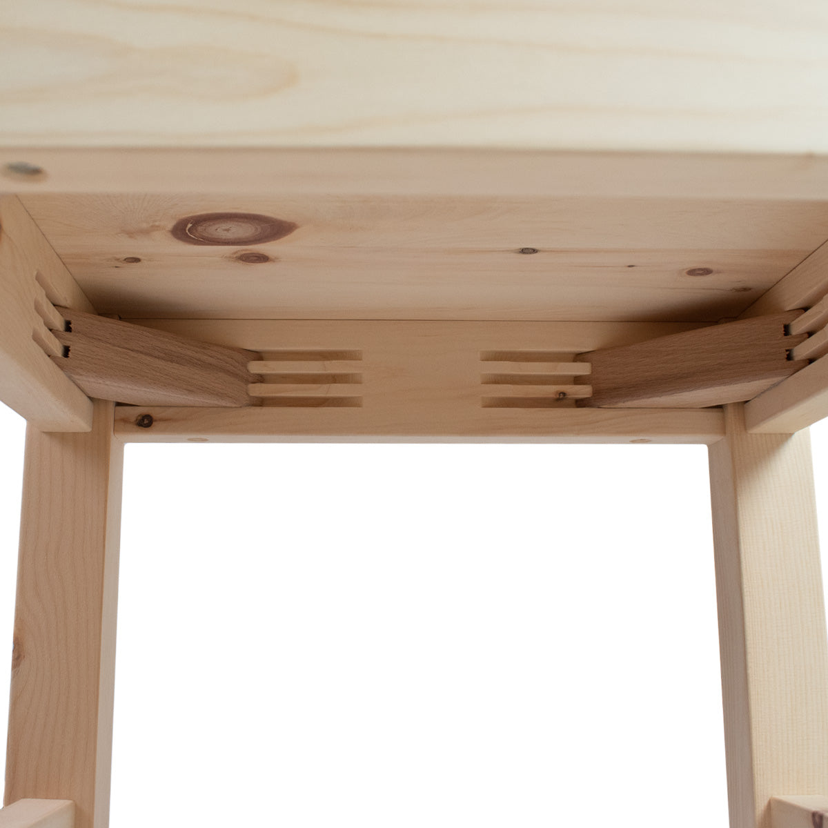 Rustikaler Stuhl 'Thor' aus massivem Zirbenholz | stabil und langlebig | inkl. Teflongleiter | Hergestellt in Südtirol