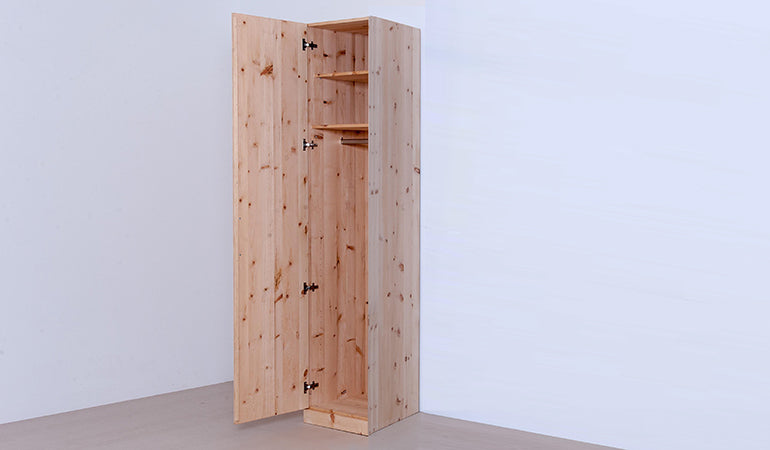 Kleiderschrank aus Zirbenholz - Eintürig linksoeffnend