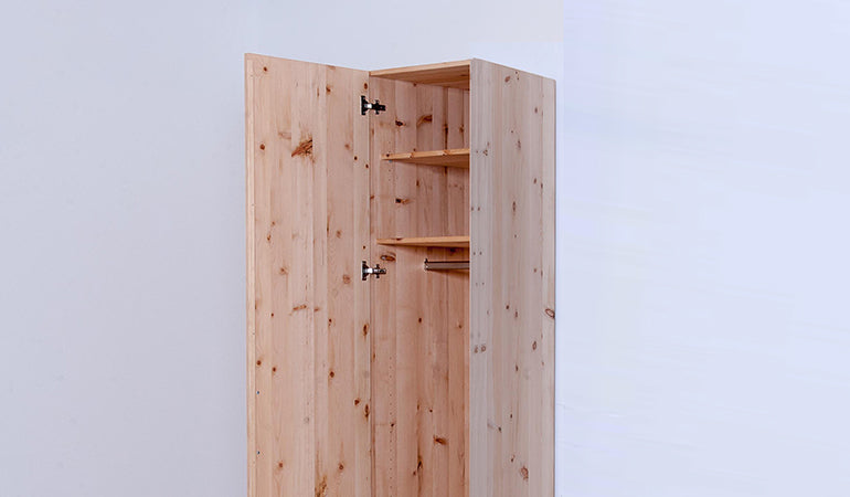 Kleiderschrank aus Zirbenholz - Eintürig linksoeffnend