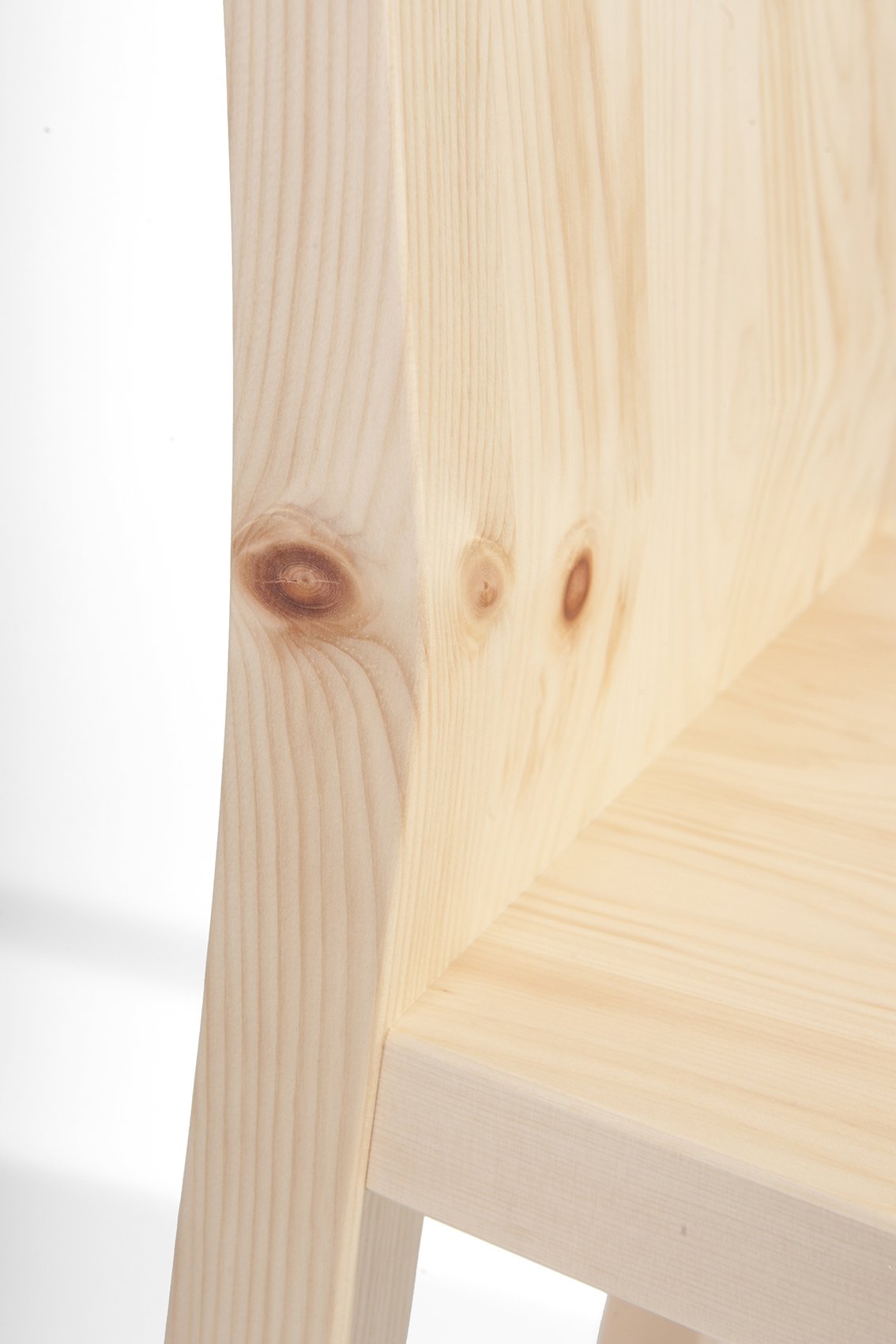 Designer Stuhl  aus Zirbenholz mit Armlehnen - 'Sitbetter' - Qualitätshandwerk aus Südtirol