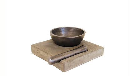 Mörser aus Gußeisen und Beton
