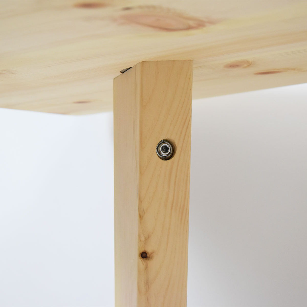 Eleganter Massivholztisch 'Heidi' |  quadratisch B 90 x T 90 x H 76 cm | in verschiedenen Holzarten | mit abnehmbaren Beinen | Handwerk aus Österreich
