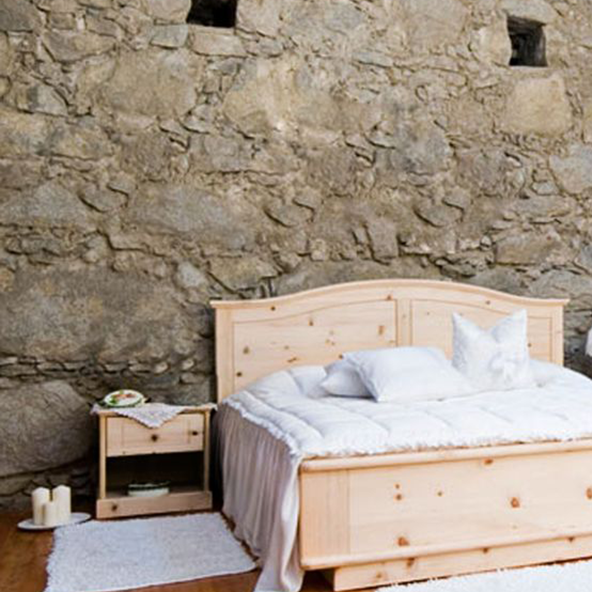 Nachttisch 'Dream Lodge' aus Massivholz