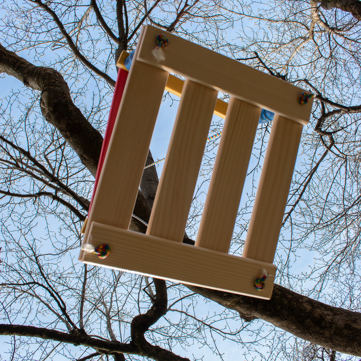 Babyschaukel ‘Swing’ aus Massivholz mit Schutzrahmen - Indoor und Outdoor