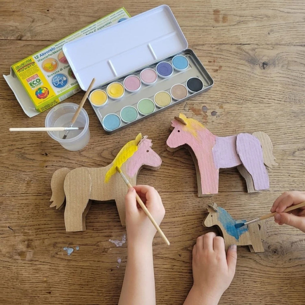 UaB Geschenk Ponys aus Pappe 'Pippa' mit Öko-Malkasten